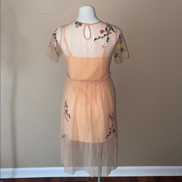 TOPSHOP Women’s Embroidered Mesh Floral Peach Short Sleeve Midi Dress Size 4 - Picture 11 of 17